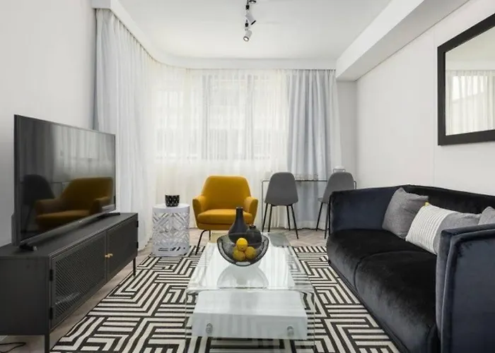 City Centre Studio With Patio