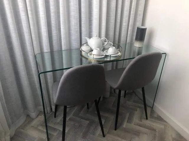 City Centre Studio With Patio